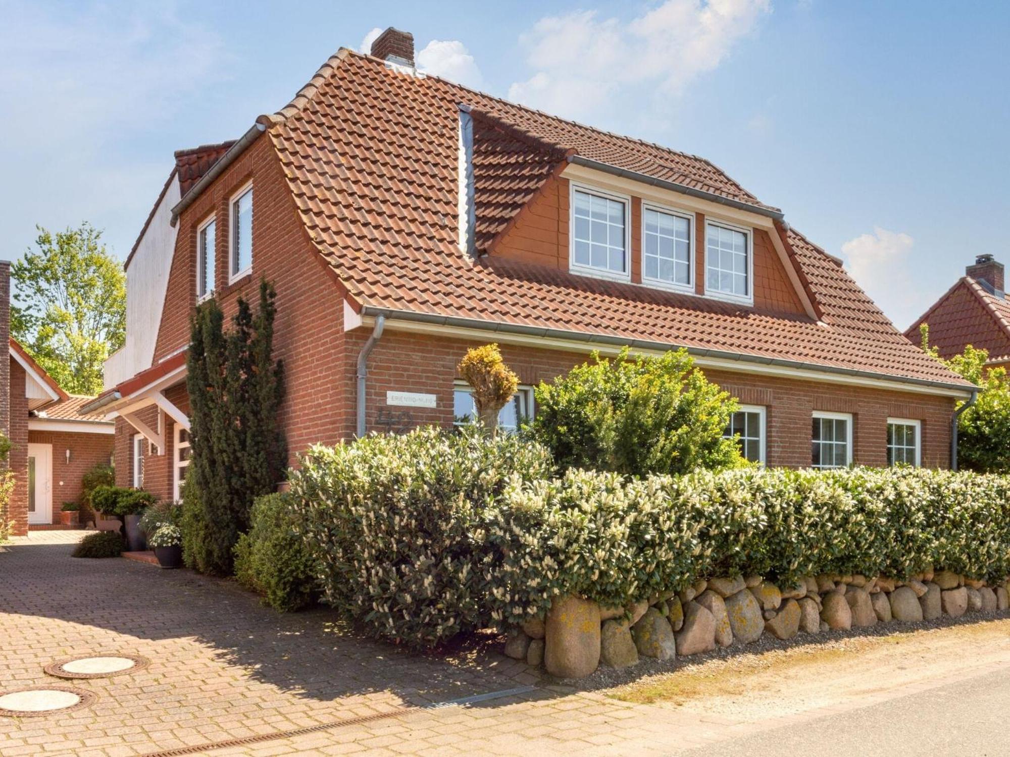 Enticing Holiday Home In Oldenburg With Garden Near Sea Dannau Kültér fotó